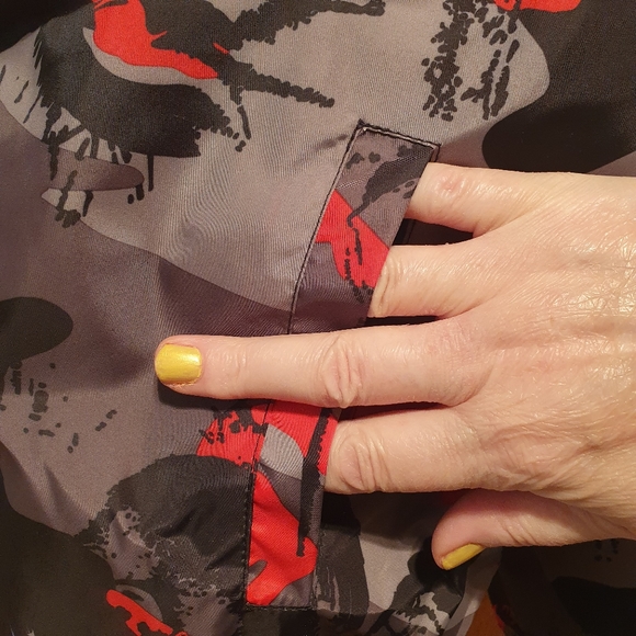 Men's Harajuku Red Camo Windcheater w Hood - Picture 3 of 4